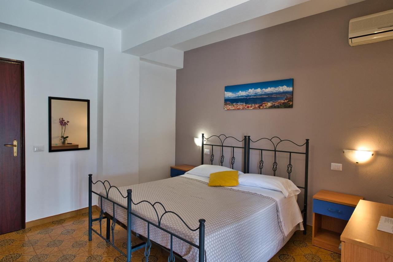 La Ruota Hotel Oliveri Buitenkant foto