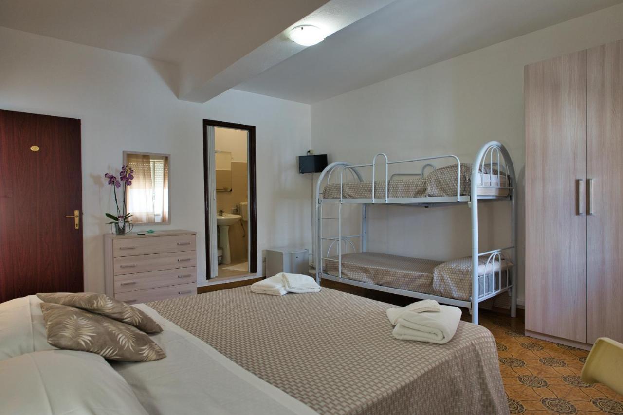 La Ruota Hotel Oliveri Buitenkant foto