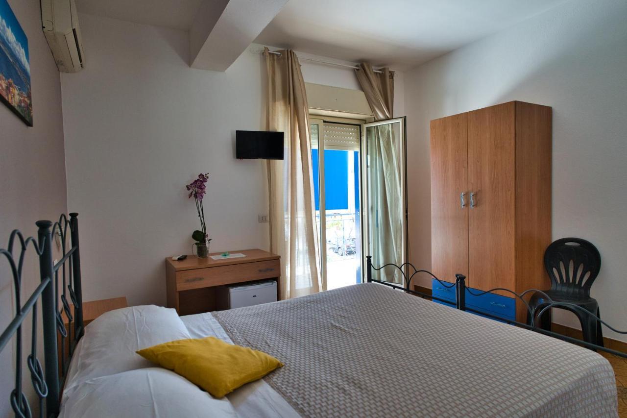 La Ruota Hotel Oliveri Buitenkant foto