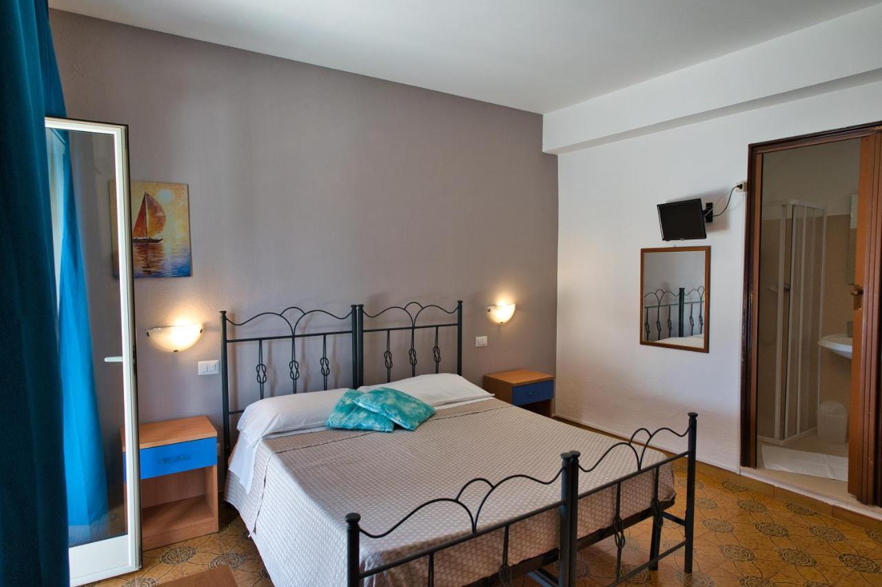 La Ruota Hotel Oliveri Buitenkant foto